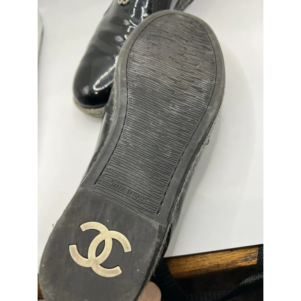 CHANEL Black Patent Leather CC Espadrille Loafers Flats EU 41 Italy